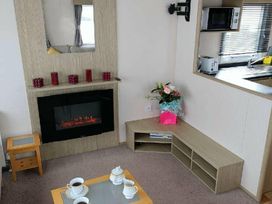 Lyons Robin Hood - Holiday Accommodation 17428 - North Wales - 1186313 - thumbnail photo 2