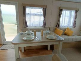 Lyons Robin Hood - Holiday Accommodation 17428 - North Wales - 1186313 - thumbnail photo 4