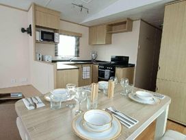 Lyons Robin Hood - Holiday Accommodation 17428 - North Wales - 1186313 - thumbnail photo 5