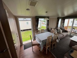 Hafan y Mor Haven - Holiday Accommodation 17436 - North Wales - 1186316 - thumbnail photo 2