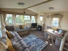 Unity Holiday Resort - Holiday Accommodation 17438 - Somerset & Wiltshire - 1186318 - thumbnail photo 2