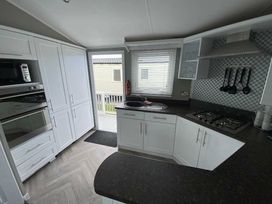 Golden Palm Resort - Holiday Accommodation 17445 - Lincolnshire - 1186321 - thumbnail photo 1