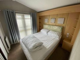 Golden Palm Resort - Holiday Accommodation 17445 - Lincolnshire - 1186321 - thumbnail photo 3