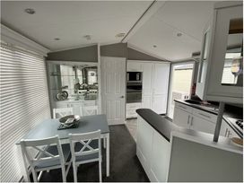 Golden Palm Resort - Holiday Accommodation 17445 - Lincolnshire - 1186321 - thumbnail photo 12