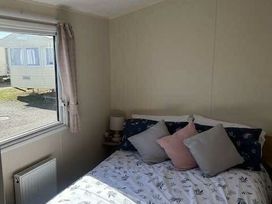 Trecco Bay - Holiday Accommodation 17447 - Somerset & Wiltshire - 1186323 - thumbnail photo 5