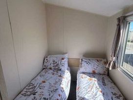 Trecco Bay - Holiday Accommodation 17447 - Somerset & Wiltshire - 1186323 - thumbnail photo 6