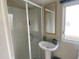 Trecco Bay - Holiday Accommodation 17447 - Somerset & Wiltshire - 1186323 - thumbnail photo 7