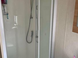 Happy Days Caravan Park - Holiday Accommodation 17461 - North Wales - 1186328 - thumbnail photo 9