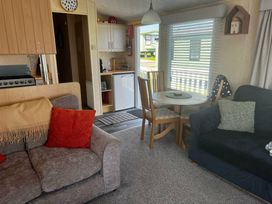 Thornwick Bay Holiday Village - Holiday Accommodation 17496 - North Yorkshire (incl. Whitby) - 1186339 - thumbnail photo 5