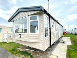 Trecco Bay - Holiday Accommodation 17508 - Somerset & Wiltshire - 1186343 - thumbnail photo 1