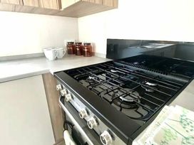 Trecco Bay - Holiday Accommodation 17508 - Somerset & Wiltshire - 1186343 - thumbnail photo 6