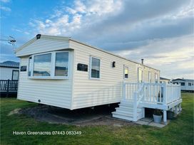 Greenacres Holiday Park - Holiday Accommodation 17517 - North Wales - 1186346 - thumbnail photo 7