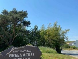 Greenacres Holiday Park - Holiday Accommodation 17517 - North Wales - 1186346 - thumbnail photo 11