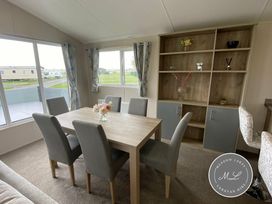 Golden Palm Resort - Holiday Accommodation 17520 - Lincolnshire - 1186348 - thumbnail photo 4
