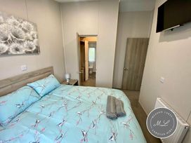 Golden Palm Resort - Holiday Accommodation 17520 - Lincolnshire - 1186348 - thumbnail photo 6