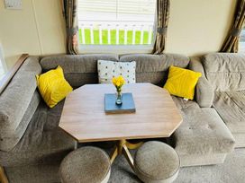 Patrington Haven Leisure Park - Holiday Accommodation 17562 - North Yorkshire (incl. Whitby) - 1186359 - thumbnail photo 4