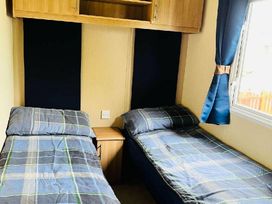 Patrington Haven Leisure Park - Holiday Accommodation 17562 - North Yorkshire (incl. Whitby) - 1186359 - thumbnail photo 6