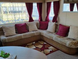 Happy Days Caravan Park - Holiday Accommodation 17569 - North Wales - 1186360 - thumbnail photo 5
