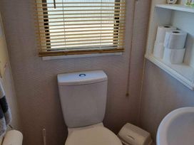 Happy Days Caravan Park - Holiday Accommodation 17569 - North Wales - 1186360 - thumbnail photo 9