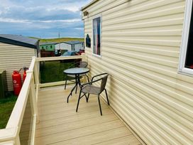 Thornwick Bay Holiday Village - Holiday Accommodation 17576 - North Yorkshire (incl. Whitby) - 1186362 - thumbnail photo 3