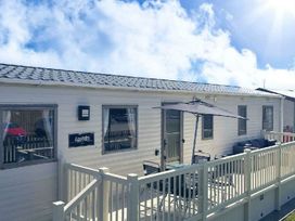 Golden Palm Resort - Holiday Accommodation 17588 - Lincolnshire - 1186364 - thumbnail photo 2