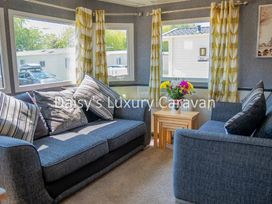 Tattershall Lakes Country Park - Holiday Accommodation 17599 - Lincolnshire - 1186366 - thumbnail photo 2