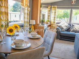 Tattershall Lakes Country Park - Holiday Accommodation 17599 - Lincolnshire - 1186366 - thumbnail photo 4