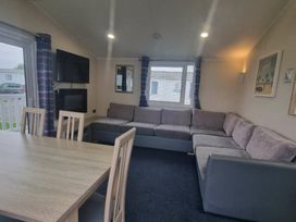 Caister Holiday Park - Holiday Accommodation 17607 - Norfolk - 1186368 - thumbnail photo 3