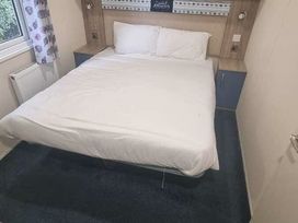 Caister Holiday Park - Holiday Accommodation 17607 - Norfolk - 1186368 - thumbnail photo 6