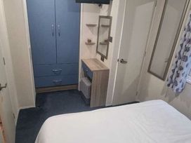 Caister Holiday Park - Holiday Accommodation 17607 - Norfolk - 1186368 - thumbnail photo 7