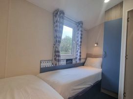 Caister Holiday Park - Holiday Accommodation 17607 - Norfolk - 1186368 - thumbnail photo 8