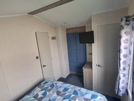Caister Holiday Park - Holiday Accommodation 17607 - Norfolk - 1186368 - thumbnail photo 13