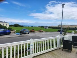 Cayton Bay Caravan Park - Holiday Accommodation 17608 - North Yorkshire (incl. Whitby) - 1186369 - thumbnail photo 2