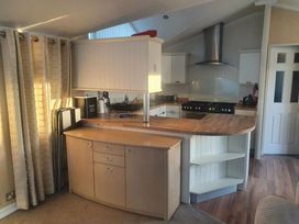 Cayton Bay Caravan Park - Holiday Accommodation 17608 - North Yorkshire (incl. Whitby) - 1186369 - thumbnail photo 4