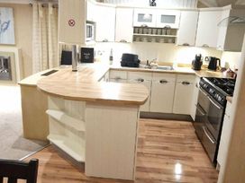 Cayton Bay Caravan Park - Holiday Accommodation 17608 - North Yorkshire (incl. Whitby) - 1186369 - thumbnail photo 5