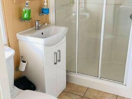 Cayton Bay Caravan Park - Holiday Accommodation 17608 - North Yorkshire (incl. Whitby) - 1186369 - thumbnail photo 14