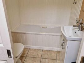 Cayton Bay Caravan Park - Holiday Accommodation 17608 - North Yorkshire (incl. Whitby) - 1186369 - thumbnail photo 15