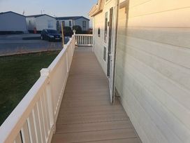 Cayton Bay Caravan Park - Holiday Accommodation 17608 - North Yorkshire (incl. Whitby) - 1186369 - thumbnail photo 19