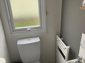 Trecco Bay - Holiday Accommodation 17616 - Somerset & Wiltshire - 1186371 - thumbnail photo 3