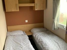 Trecco Bay - Holiday Accommodation 17616 - Somerset & Wiltshire - 1186371 - thumbnail photo 6
