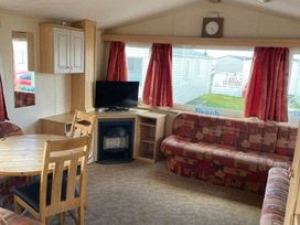 Lyons Sunnysands Holiday Park - Holiday Accommodation 17625 - Mid Wales - 1186374 - thumbnail photo 3