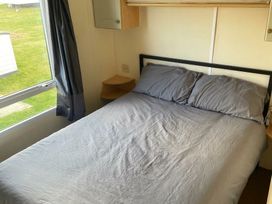 Lyons Sunnysands Holiday Park - Holiday Accommodation 17625 - Mid Wales - 1186374 - thumbnail photo 4
