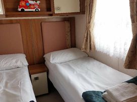 Felixstowe Beach Holiday Park - Holiday Accommodation 17635 - Suffolk & Essex - 1186378 - thumbnail photo 5