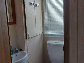 Felixstowe Beach Holiday Park - Holiday Accommodation 17635 - Suffolk & Essex - 1186378 - thumbnail photo 12