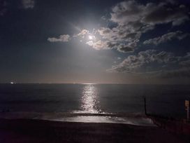 Felixstowe Beach Holiday Park - Holiday Accommodation 17635 - Suffolk & Essex - 1186378 - thumbnail photo 14