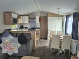 Seashells Caravan Park - Holiday Accommodation 17646 - North Wales - 1186381 - thumbnail photo 6