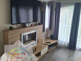 Seashells Caravan Park - Holiday Accommodation 17646 - North Wales - 1186381 - thumbnail photo 7