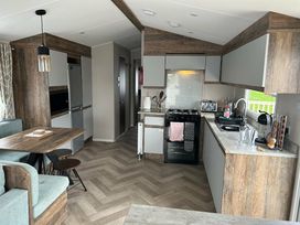 Thornwick Bay Holiday Village - Holiday Accommodation 17647 - North Yorkshire (incl. Whitby) - 1186382 - thumbnail photo 6