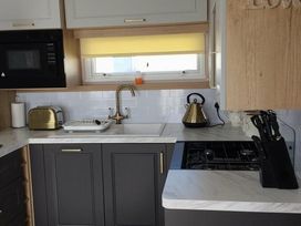 Seashore Holiday Park - Holiday Accommodation 1765 - Norfolk - 1186383 - thumbnail photo 6