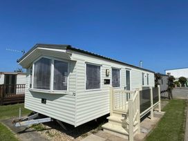 Golden Palm Resort - Holiday Accommodation 17651 - Lincolnshire - 1186384 - thumbnail photo 1